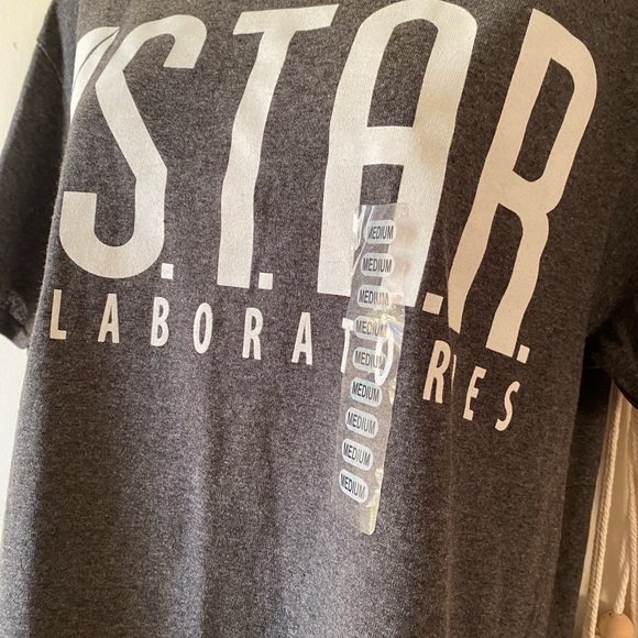 NWT Mens Medium The Flash DC Comics STAR Industries Tee Shirt - Picture 2 of 4